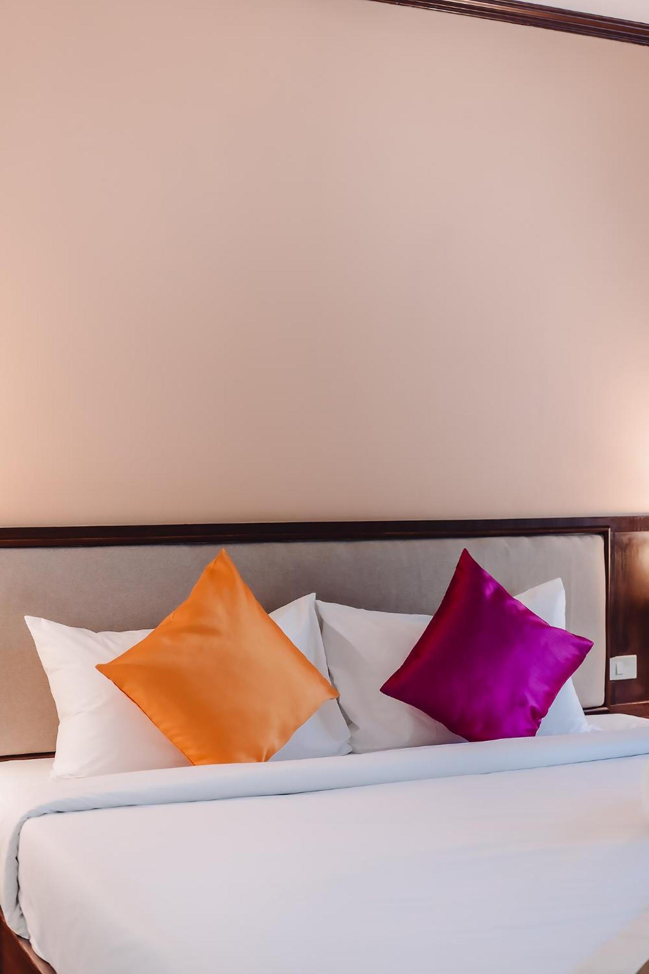 Bauman-Ville Hotel Patong Zewnętrze zdjęcie