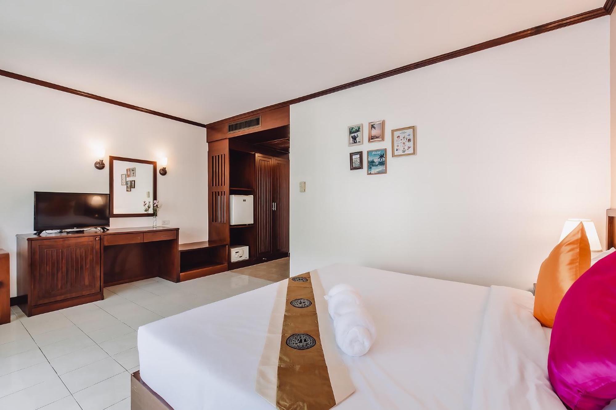Bauman-Ville Hotel Patong Zewnętrze zdjęcie