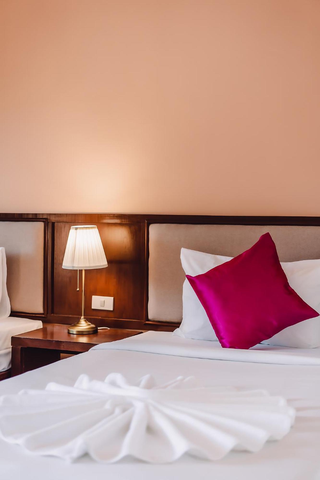 Bauman-Ville Hotel Patong Zewnętrze zdjęcie